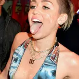 Miley Cyrus fakes nude #0005