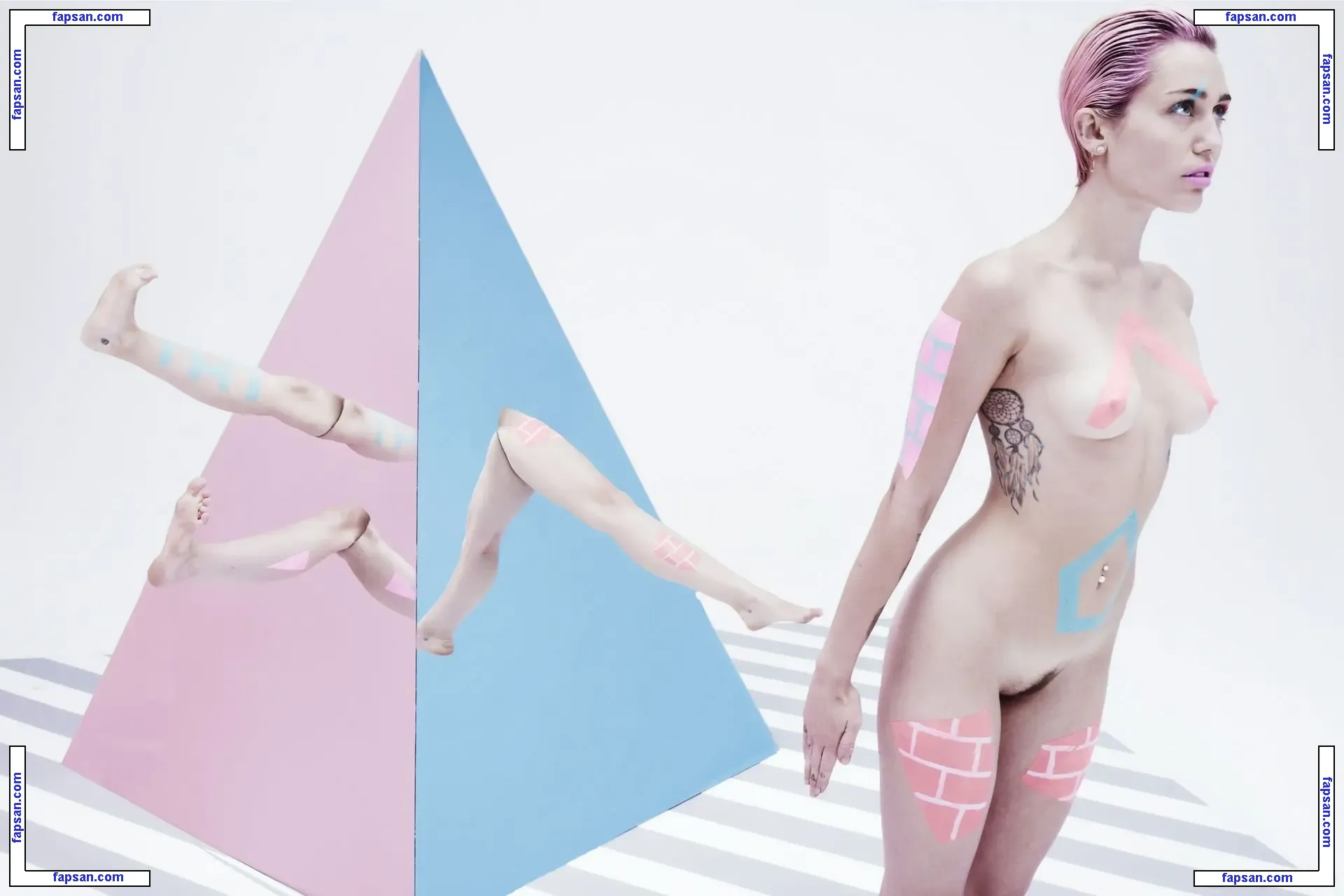 Miley Cyrus nude photo #0039 from OnlyFans