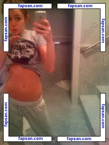 Miley Cyrus nude photo #0080 from OnlyFans
