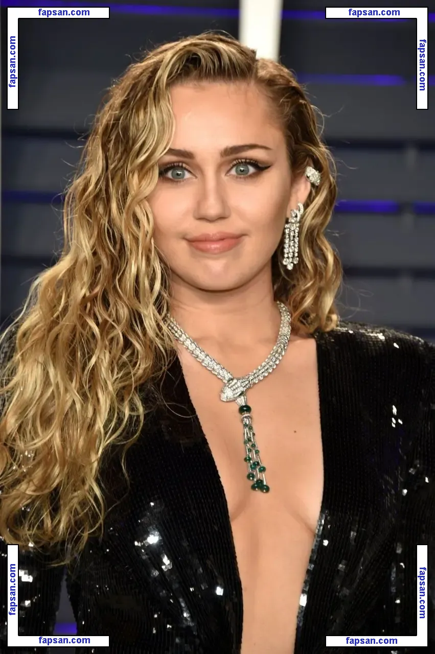 Miley Cyrus nude photo #0120 from OnlyFans
