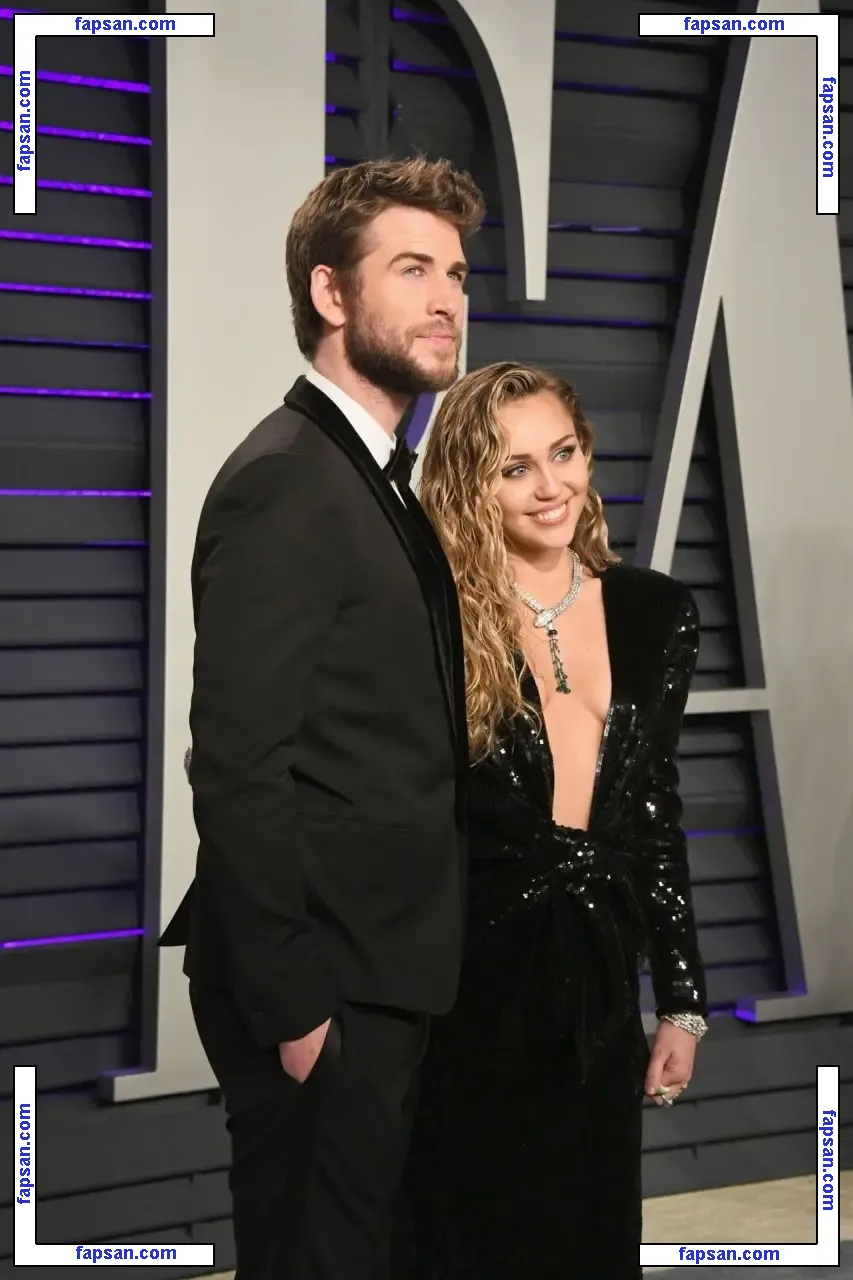 Miley Cyrus nude photo #0122 from OnlyFans