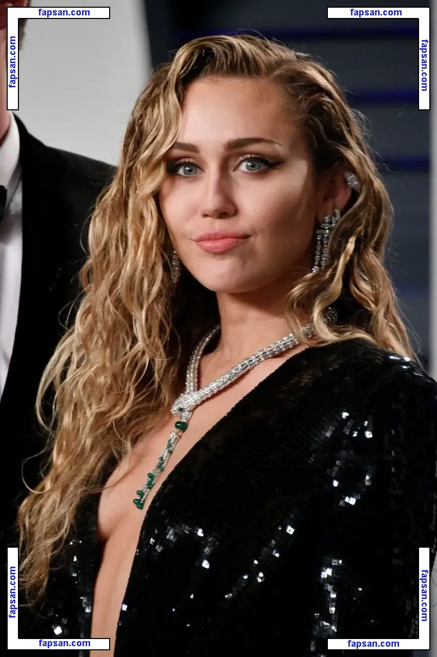 Miley Cyrus nude photo #0140 from OnlyFans