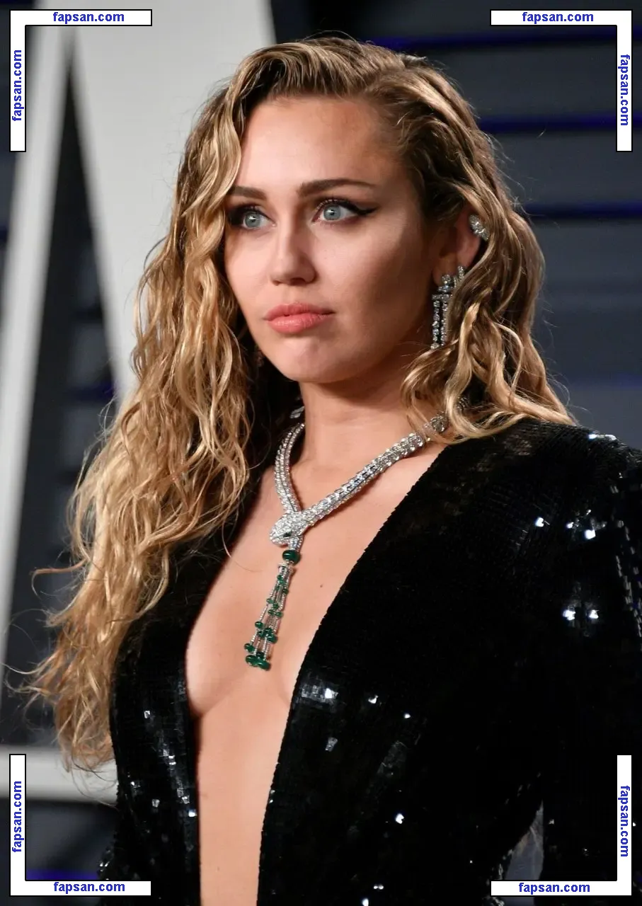 Miley Cyrus nude photo #0141 from OnlyFans