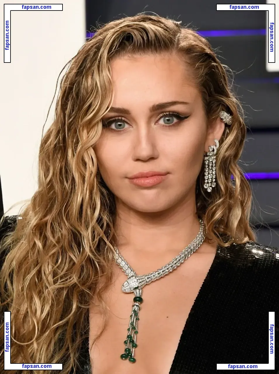 Miley Cyrus nude photo #0142 from OnlyFans