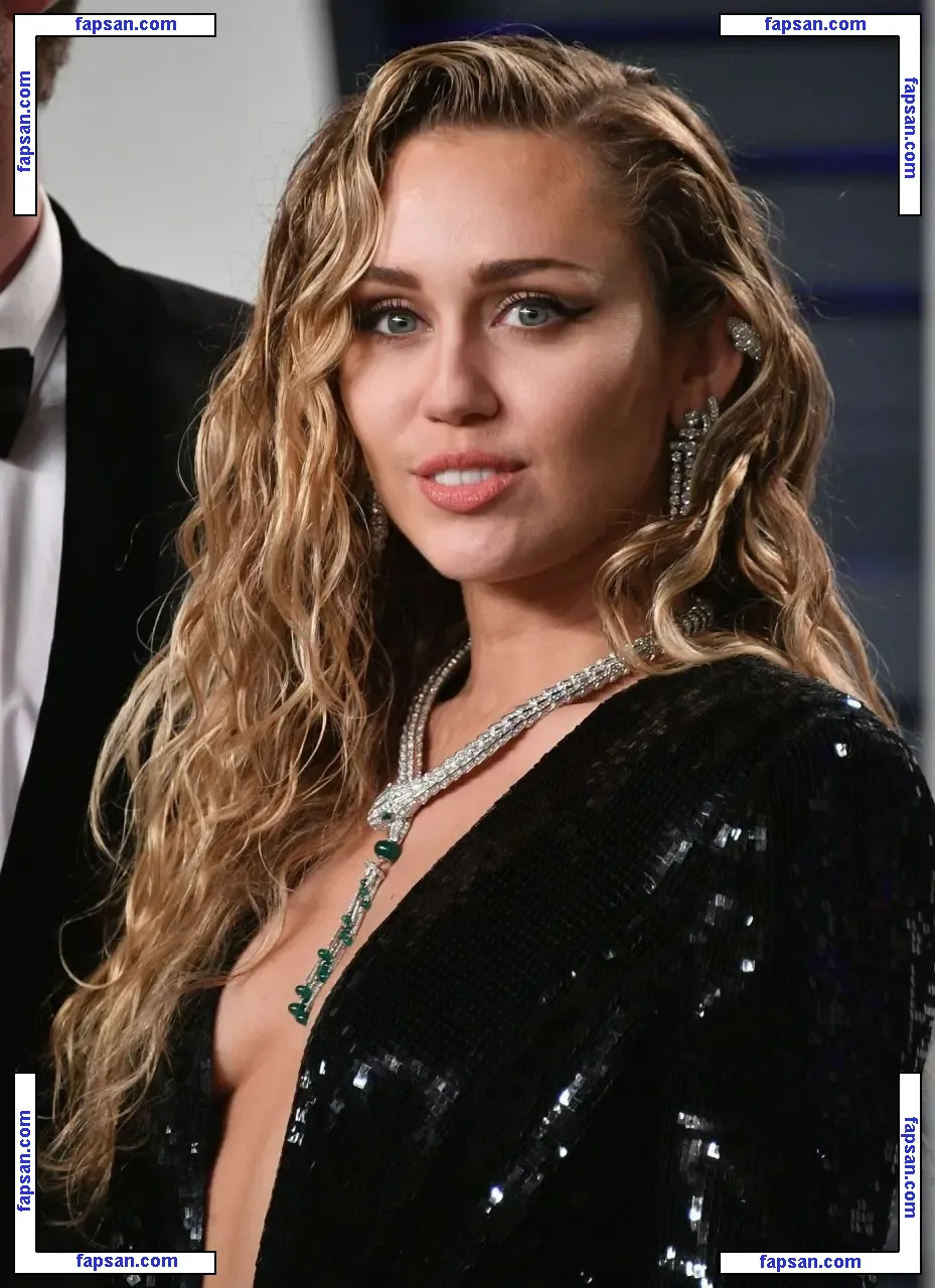 Miley Cyrus nude photo #0144 from OnlyFans