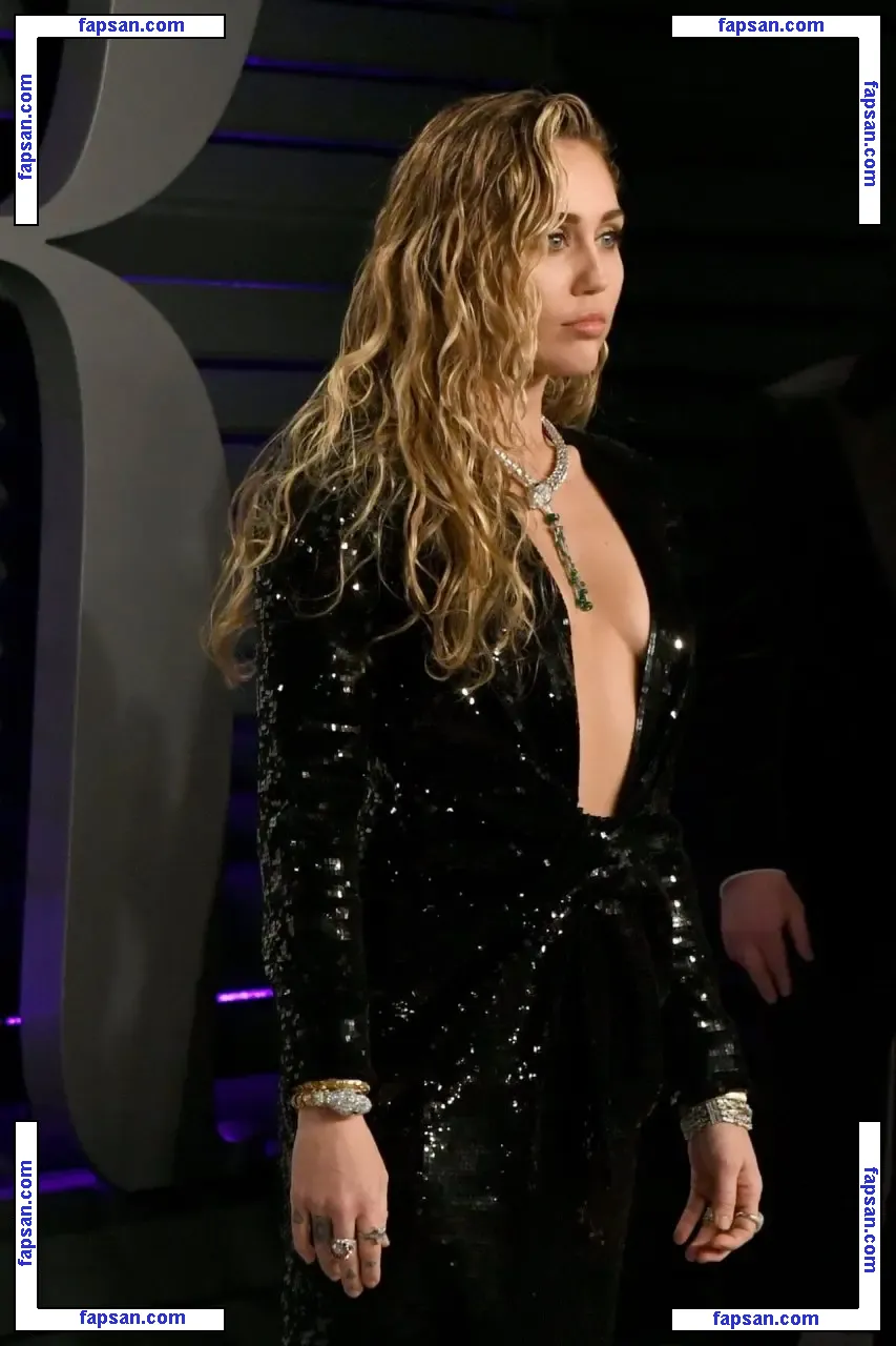 Miley Cyrus nude photo #0145 from OnlyFans
