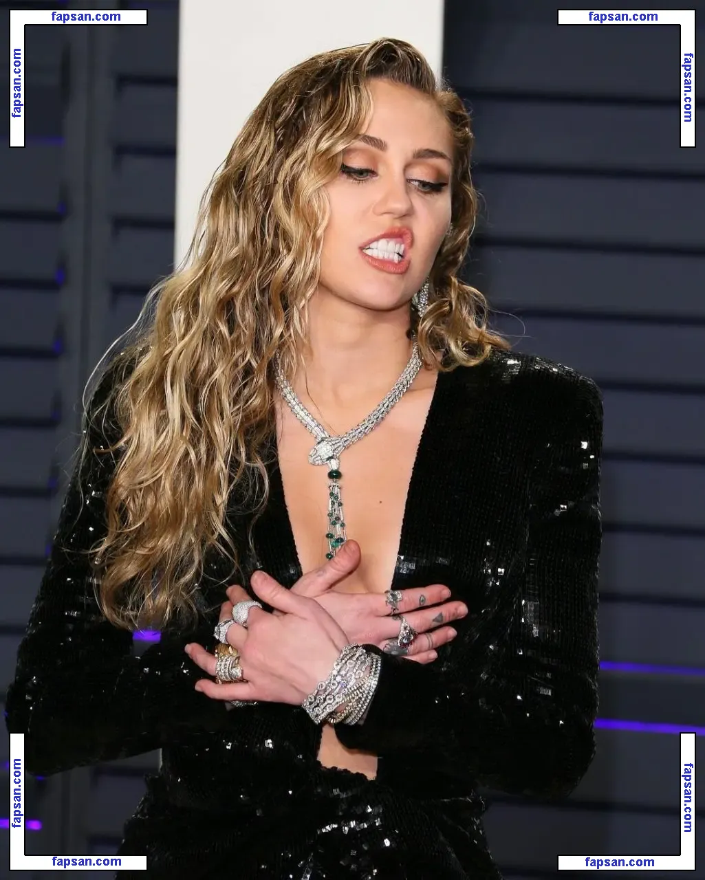 Miley Cyrus nude photo #0156 from OnlyFans
