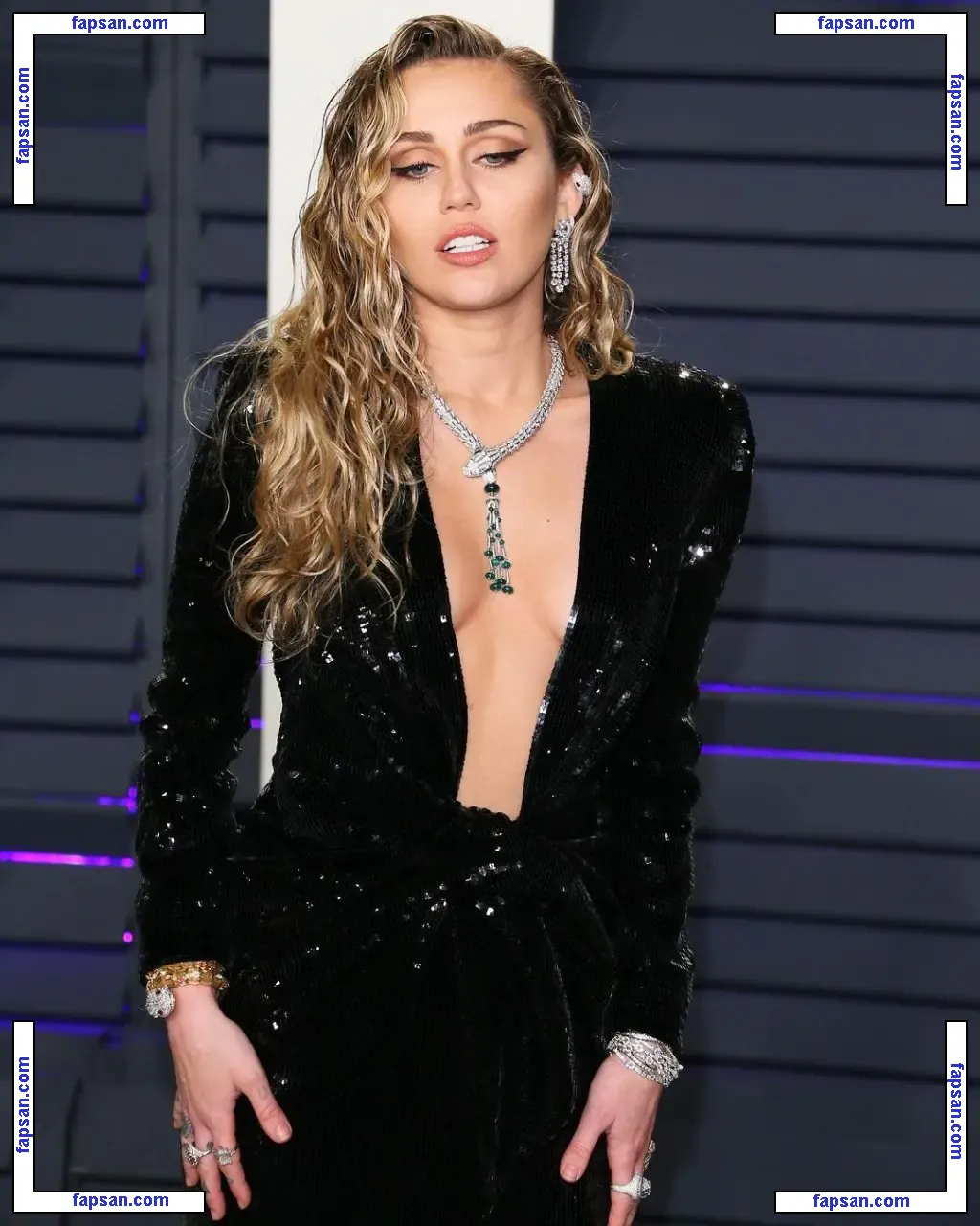 Miley Cyrus nude photo #0157 from OnlyFans