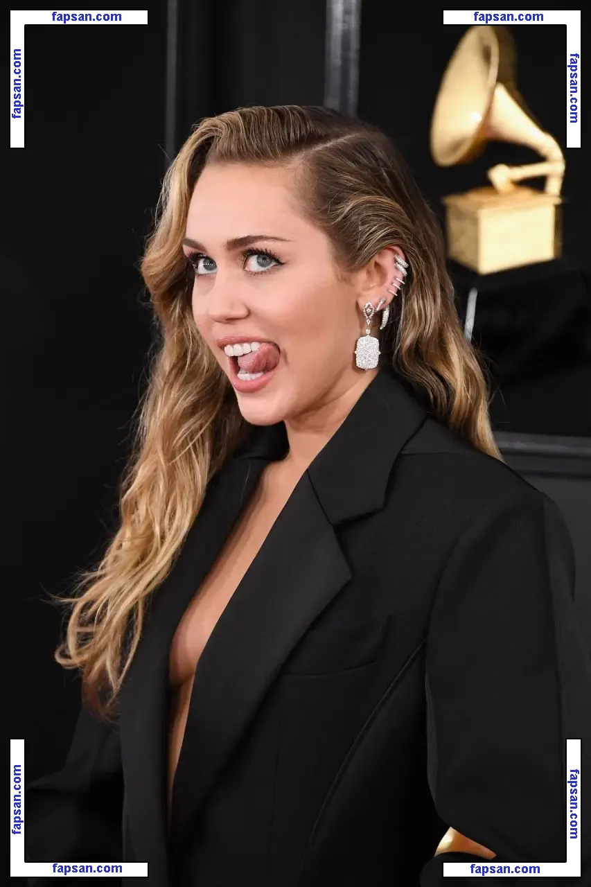 Miley Cyrus nude photo #0173 from OnlyFans