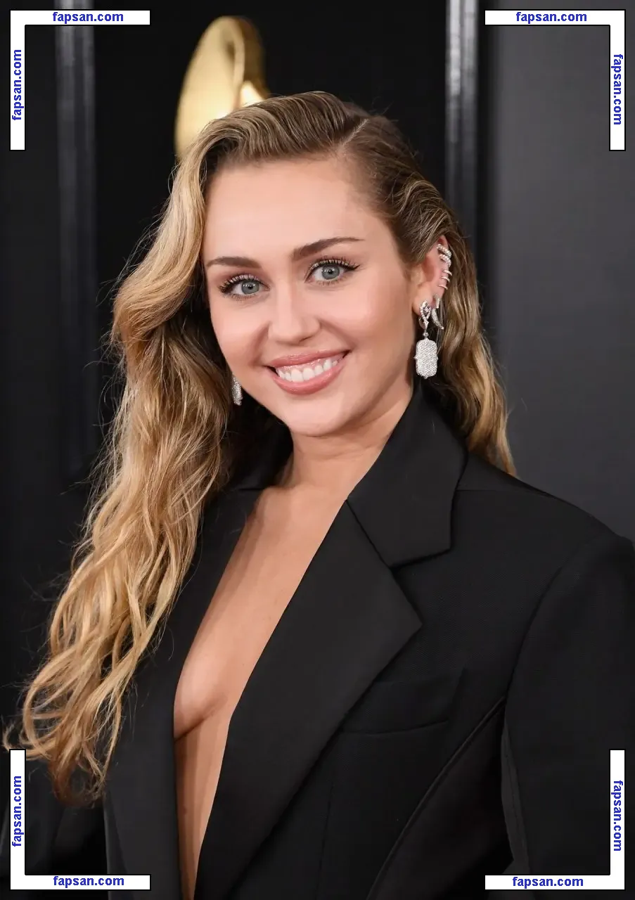 Miley Cyrus nude photo #0188 from OnlyFans