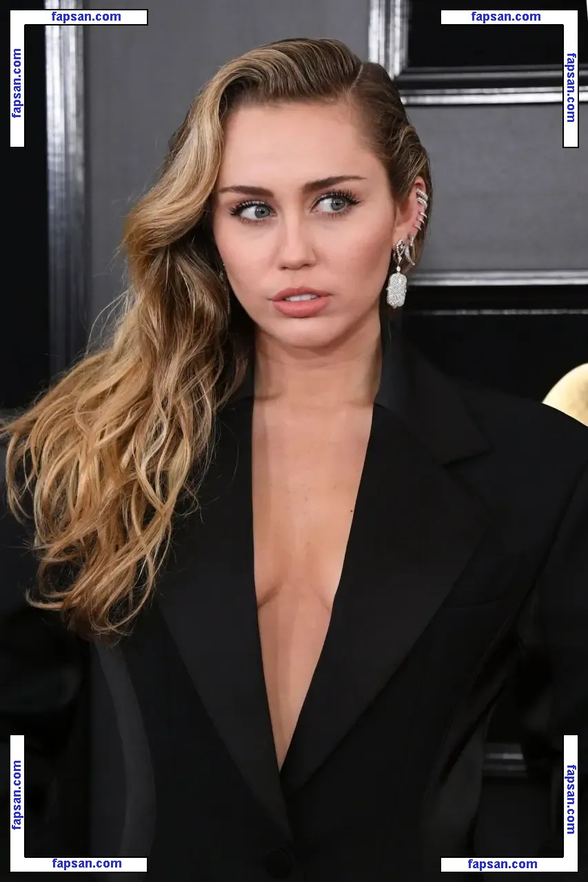 Miley Cyrus nude photo #0193 from OnlyFans