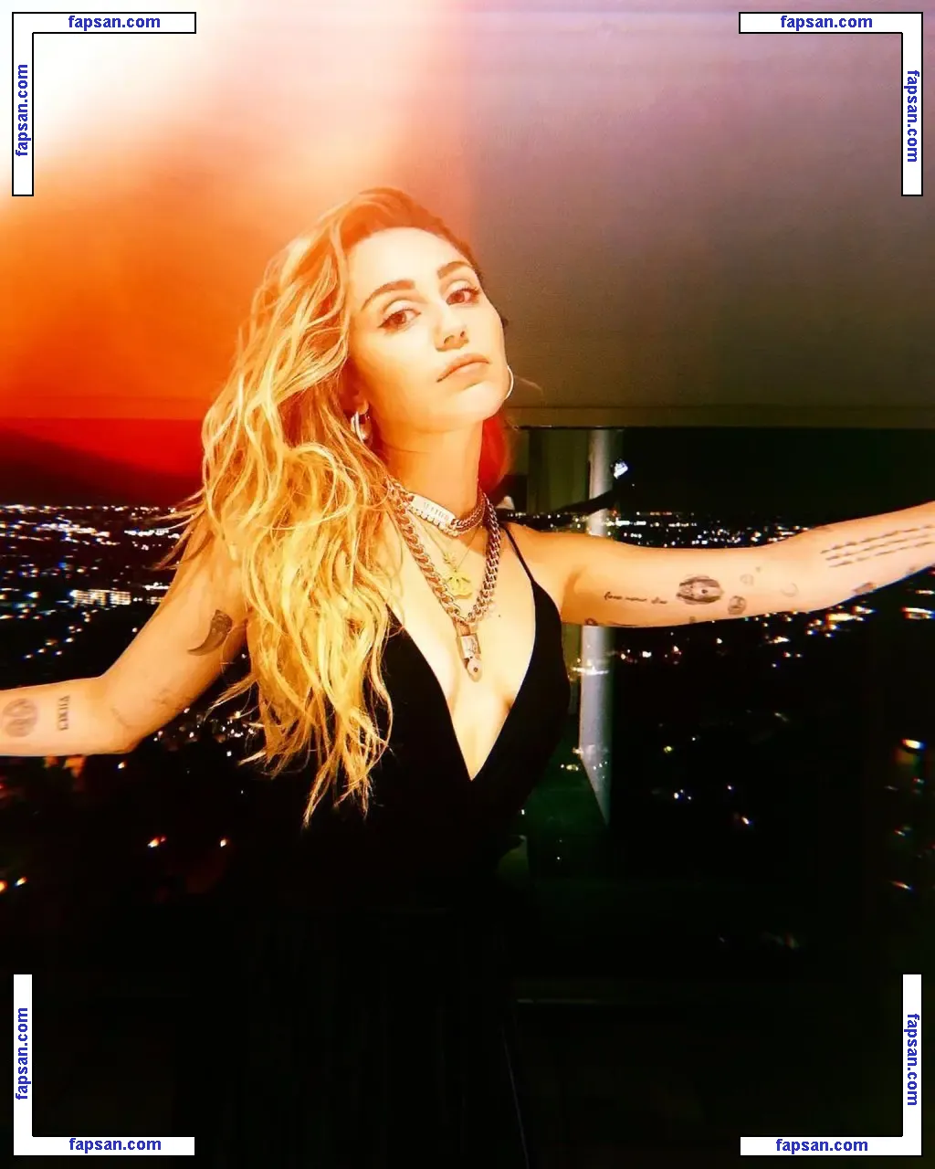 Miley Cyrus nude photo #0238 from OnlyFans