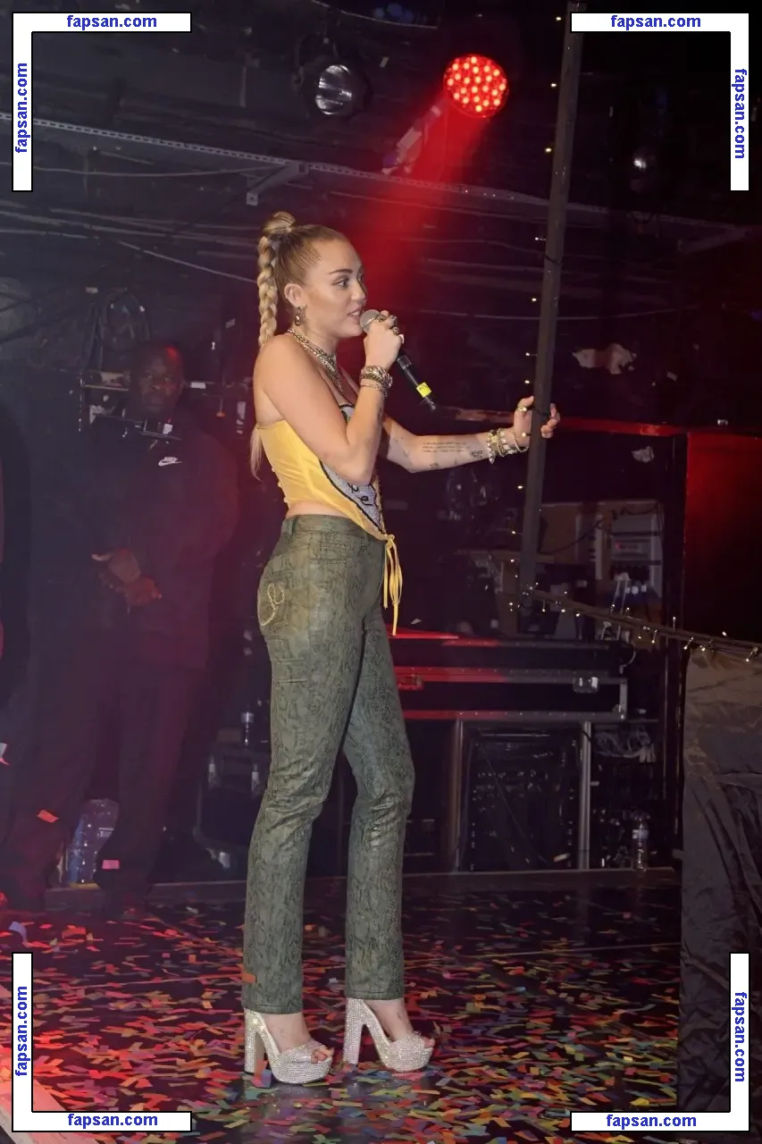 Miley Cyrus nude photo #0252 from OnlyFans