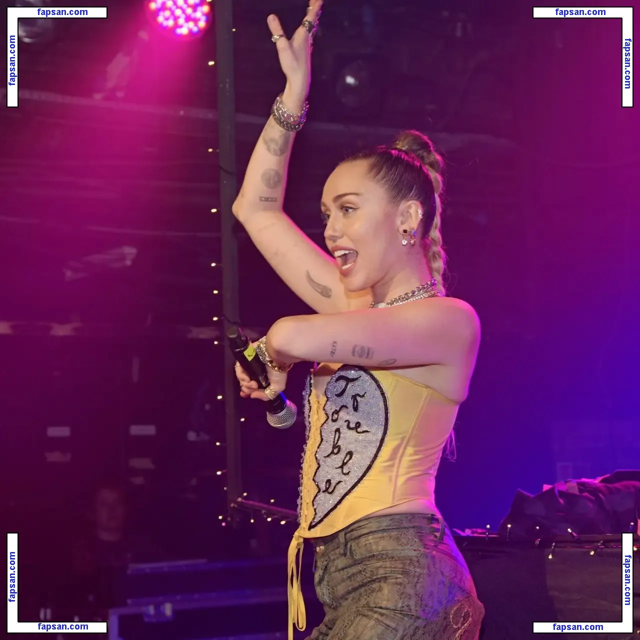 Miley Cyrus nude photo #0289 from OnlyFans