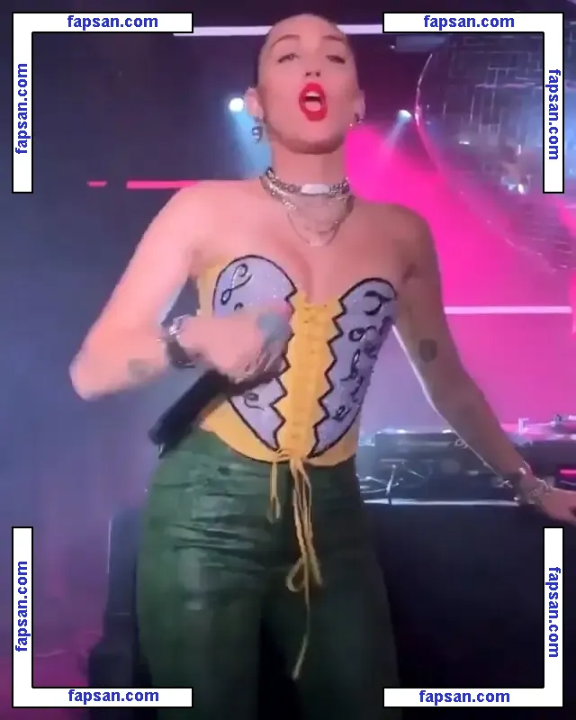 Miley Cyrus nude photo #0296 from OnlyFans