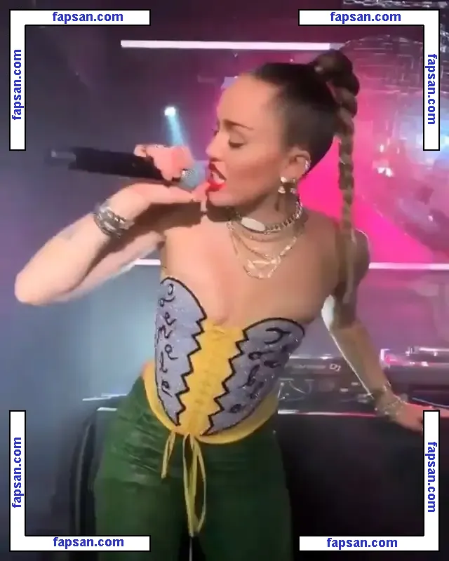 Miley Cyrus nude photo #0297 from OnlyFans