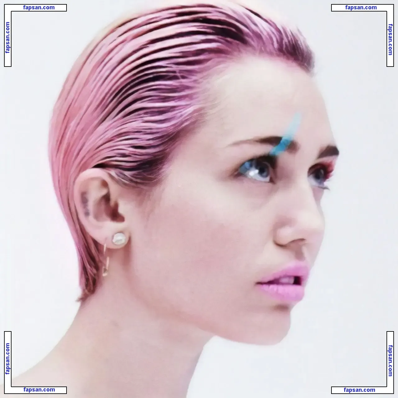 Miley Cyrus nude photo #0398 from OnlyFans