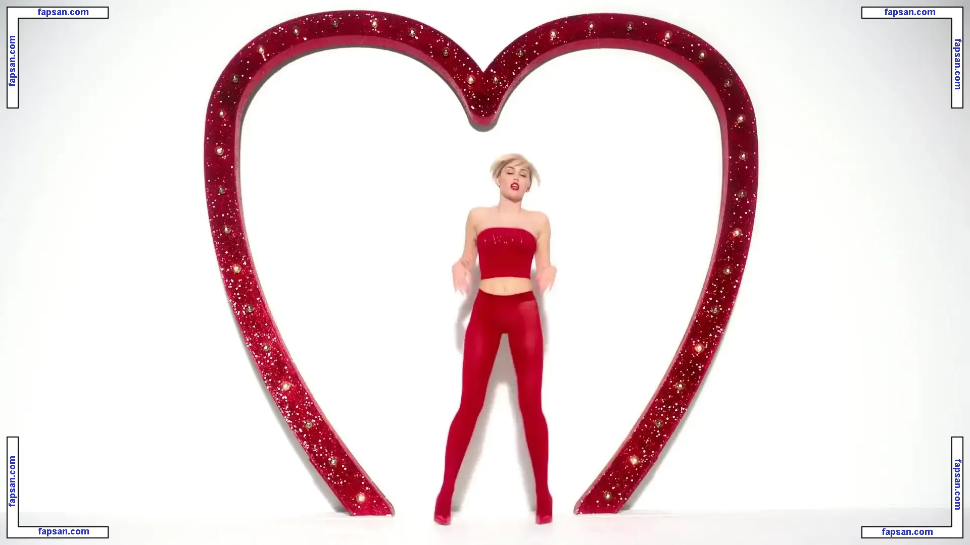 Miley Cyrus nude photo #0430 from OnlyFans