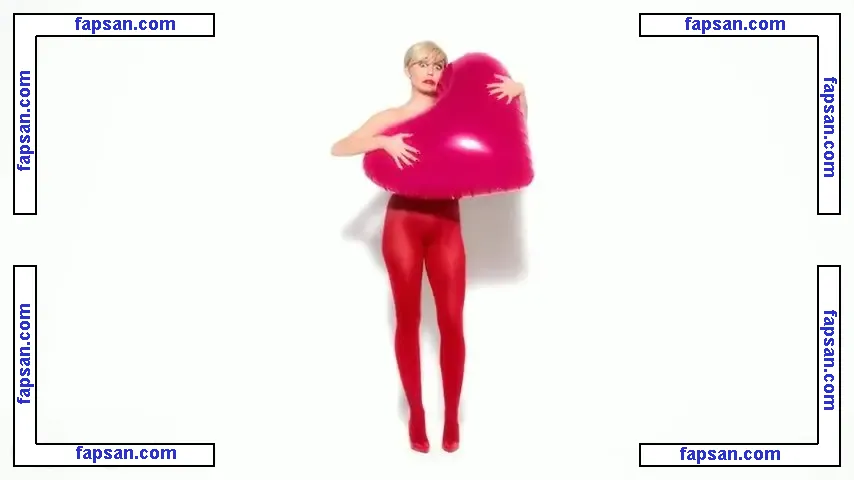 Miley Cyrus nude photo #0443 from OnlyFans