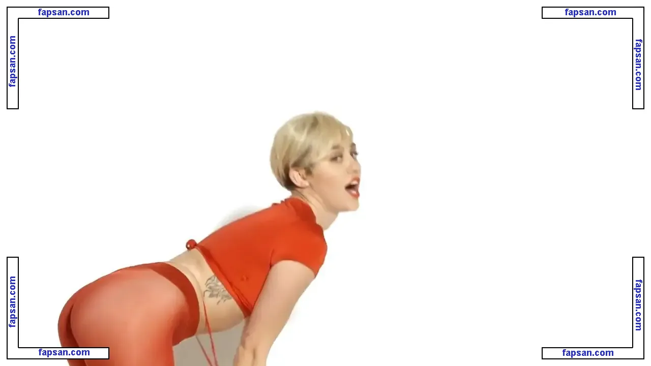 Miley Cyrus nude photo #0478 from OnlyFans
