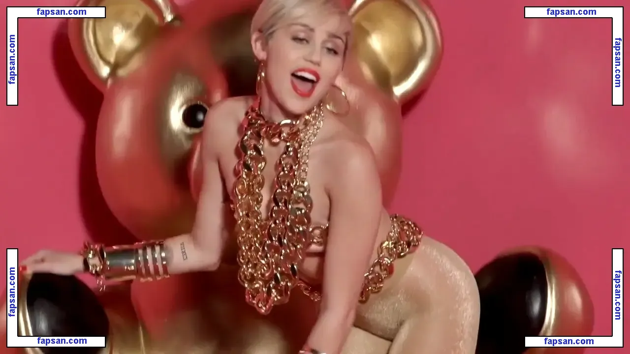 Miley Cyrus nude photo #0511 from OnlyFans