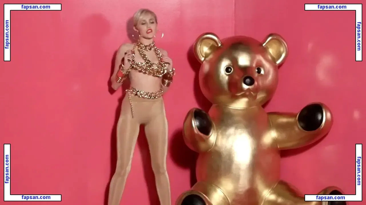 Miley Cyrus nude photo #0515 from OnlyFans