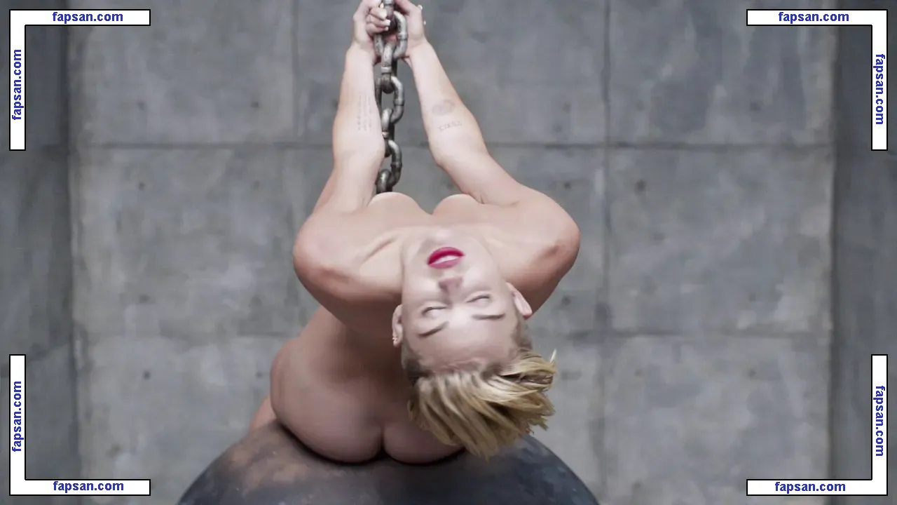 Miley Cyrus nude photo #0529 from OnlyFans