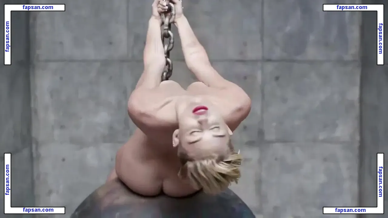 Miley Cyrus nude photo #0538 from OnlyFans