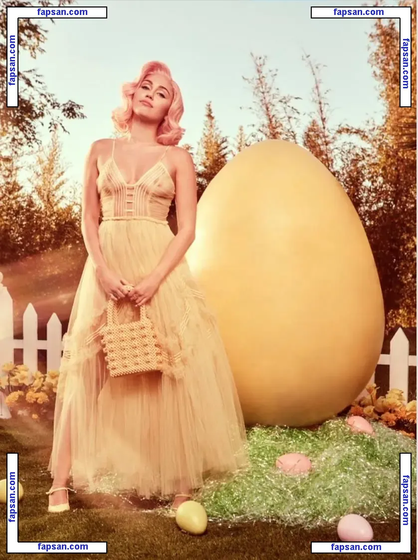 Miley Cyrus nude photo #0630 from OnlyFans