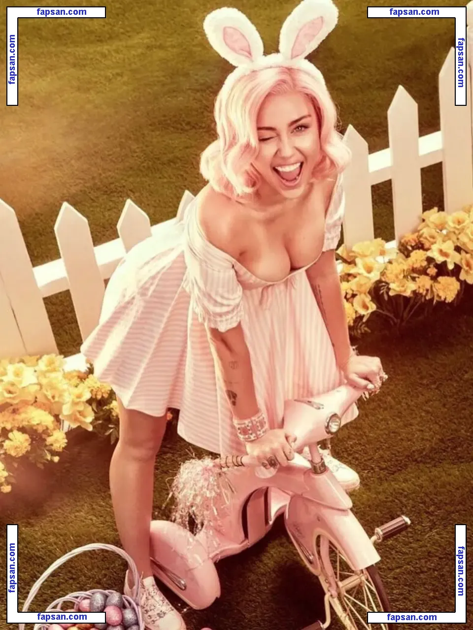 Miley Cyrus nude photo #0635 from OnlyFans