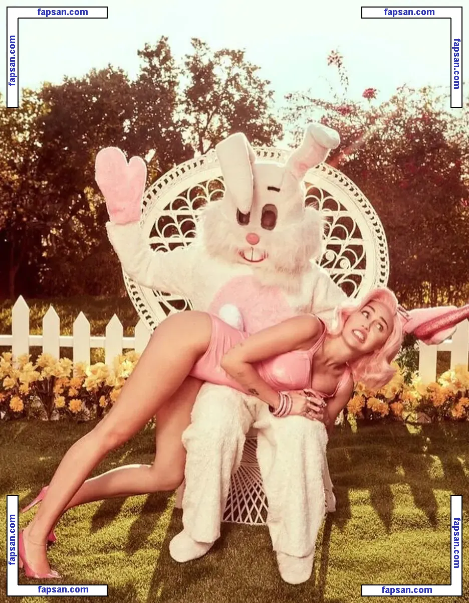 Miley Cyrus nude photo #0637 from OnlyFans