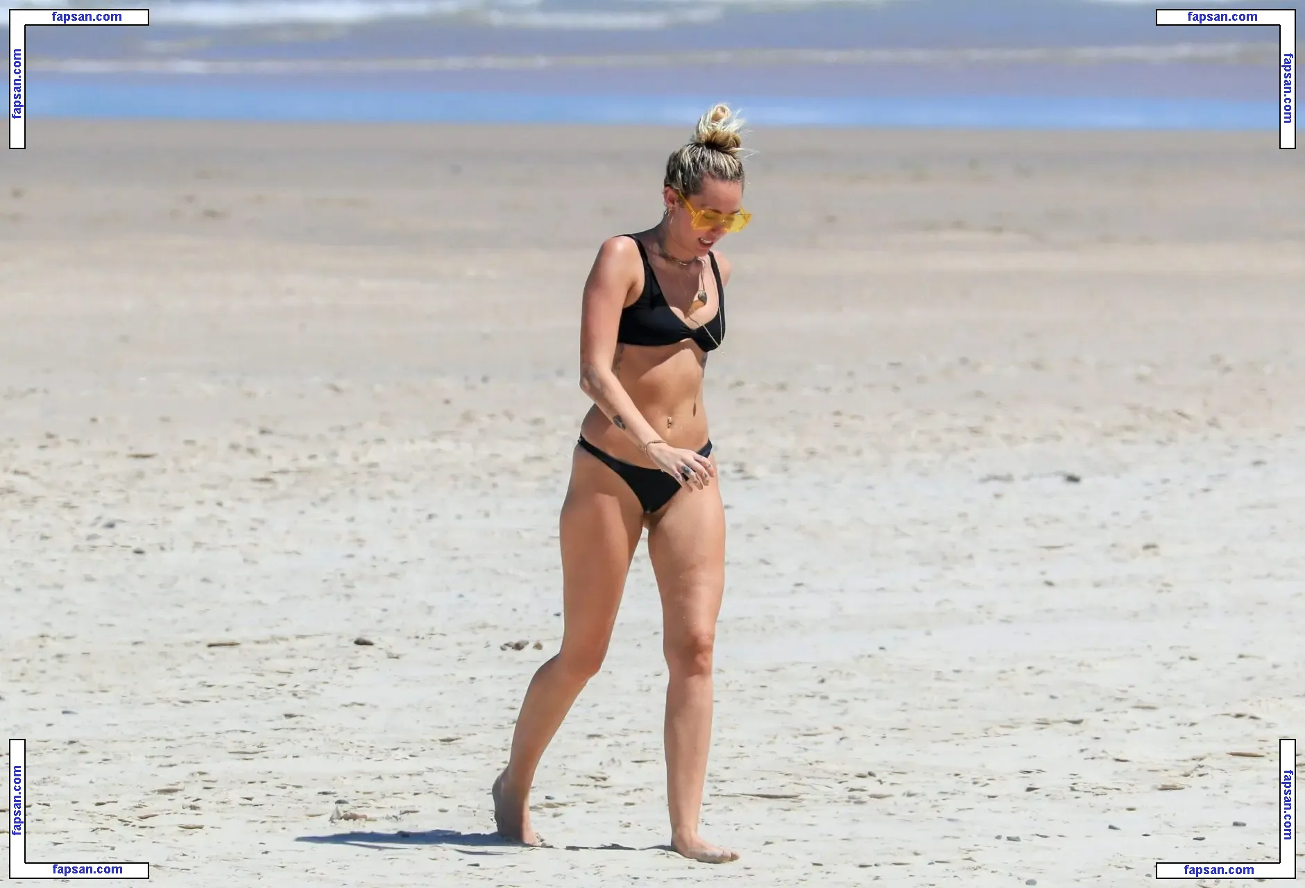 Miley Cyrus nude photo #0694 from OnlyFans
