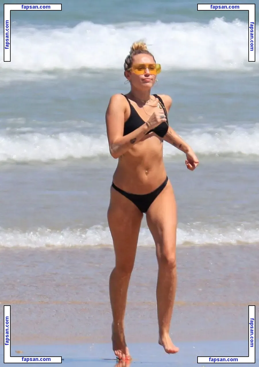 Miley Cyrus nude photo #0696 from OnlyFans