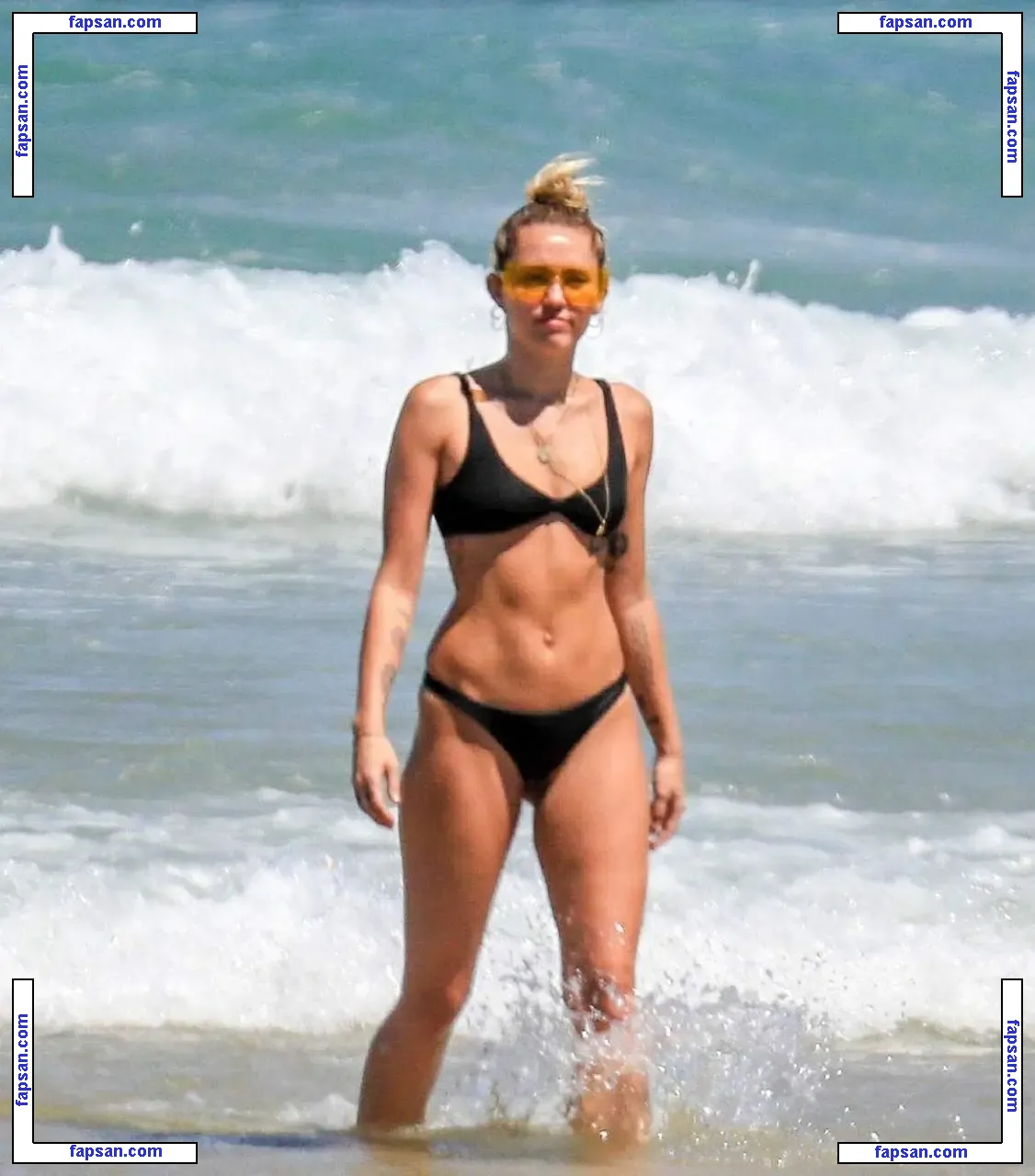 Miley Cyrus nude photo #0698 from OnlyFans