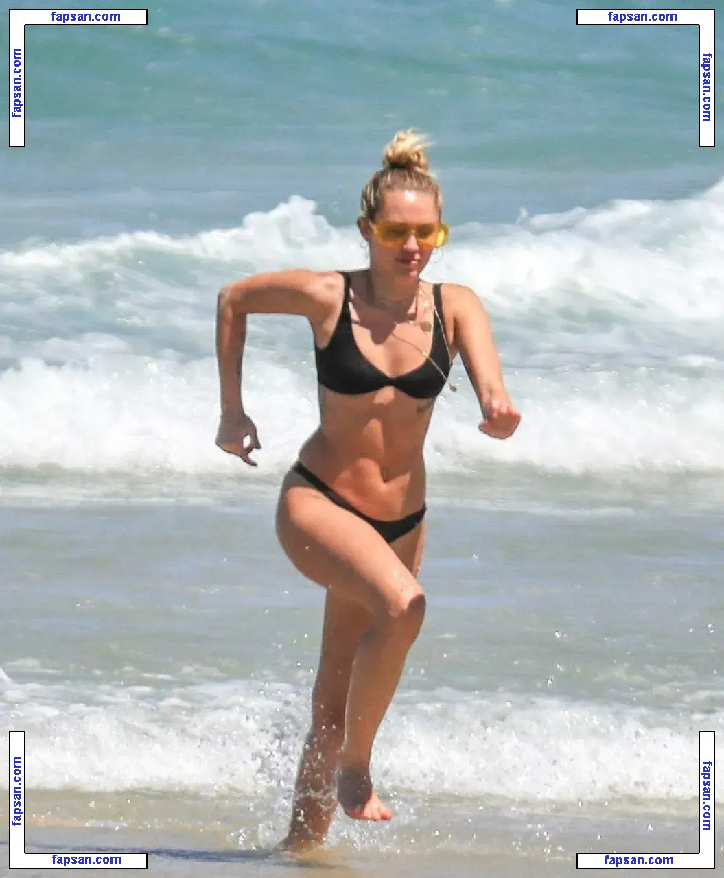 Miley Cyrus nude photo #0700 from OnlyFans