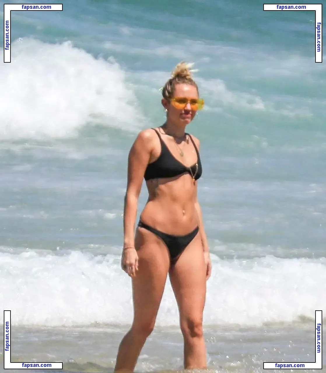 Miley Cyrus nude photo #0709 from OnlyFans