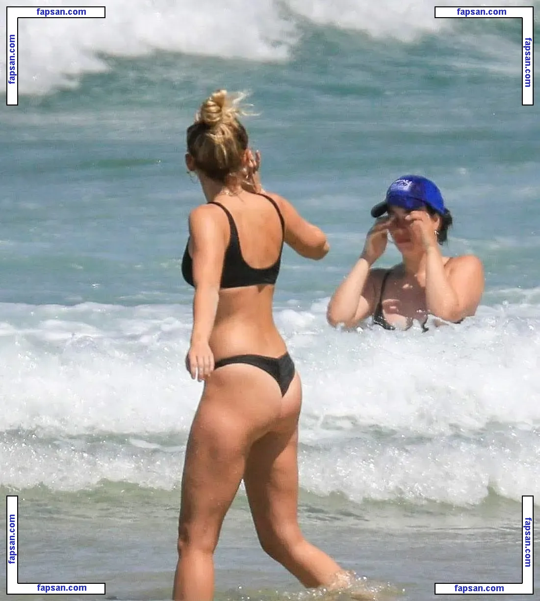 Miley Cyrus nude photo #0720 from OnlyFans