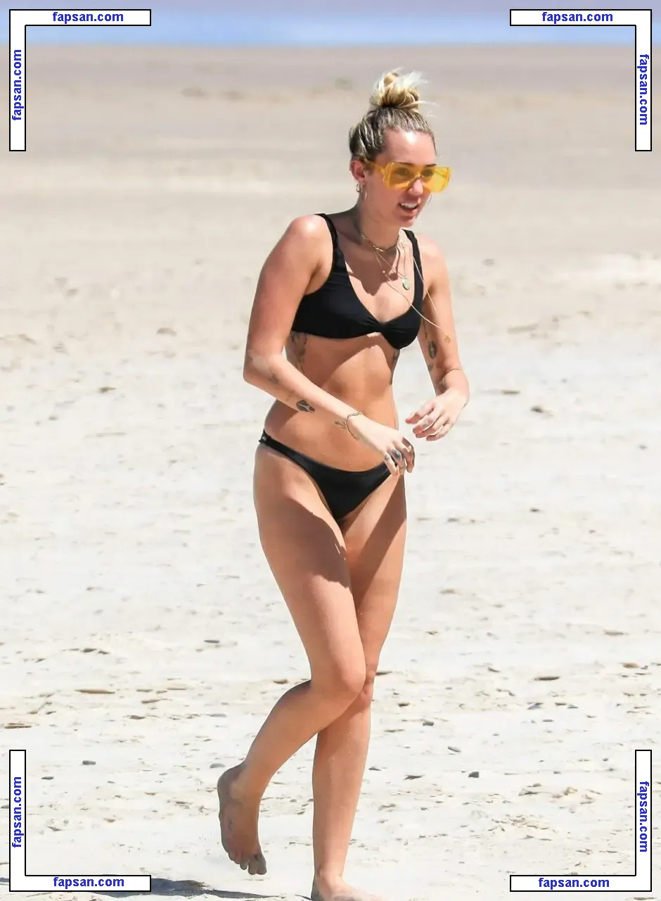 Miley Cyrus nude photo #0722 from OnlyFans