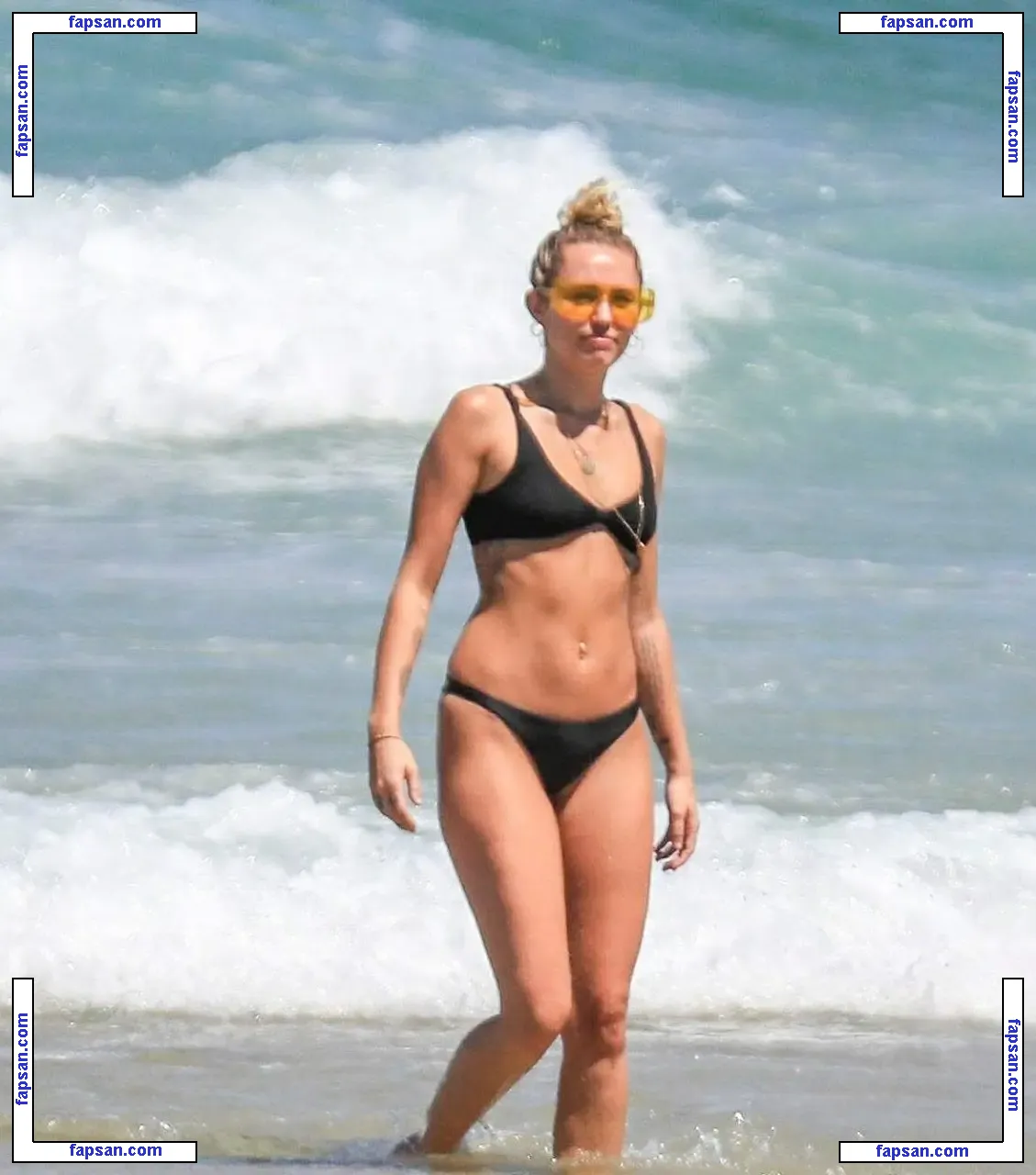 Miley Cyrus nude photo #0723 from OnlyFans