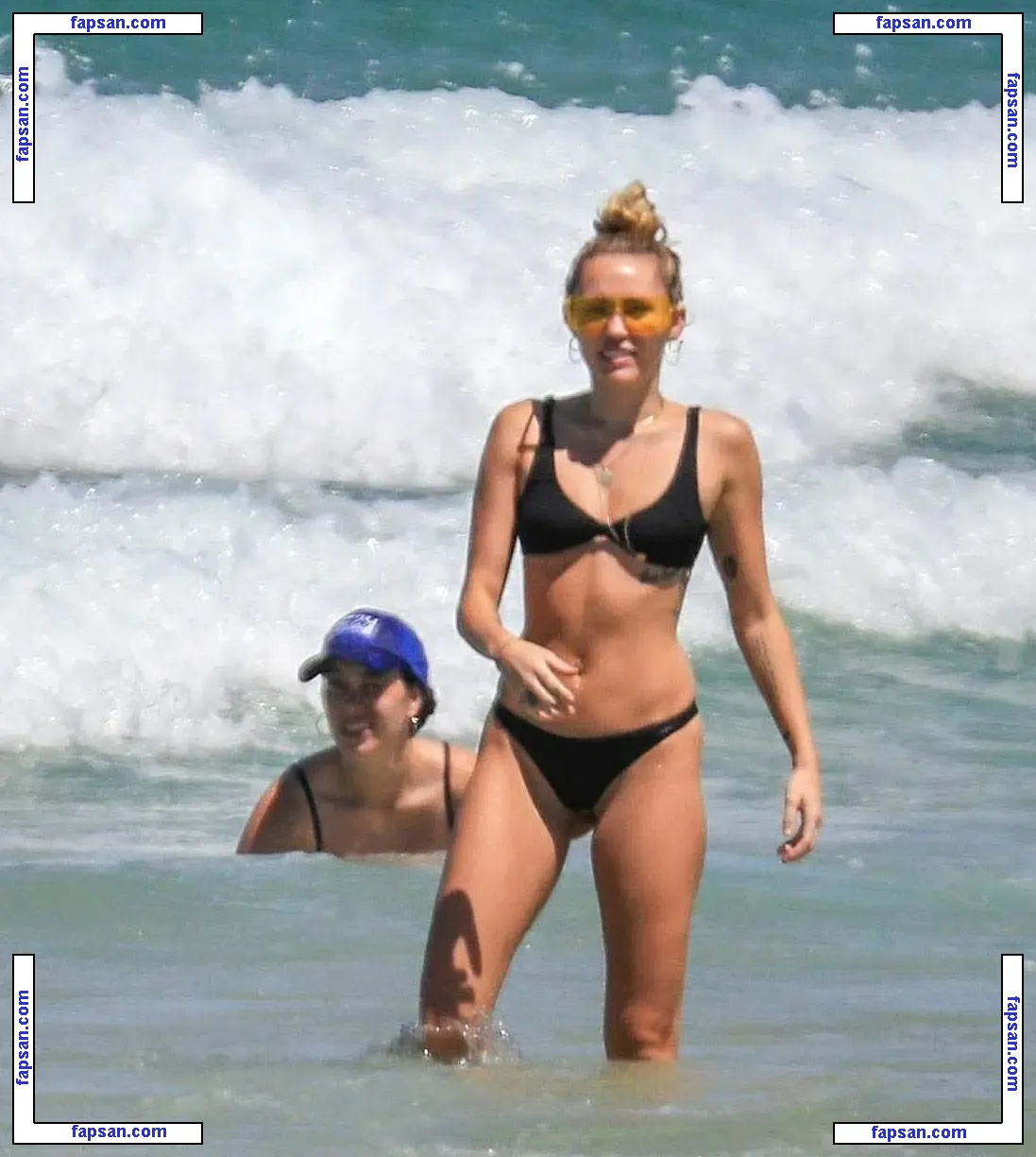 Miley Cyrus nude photo #0724 from OnlyFans