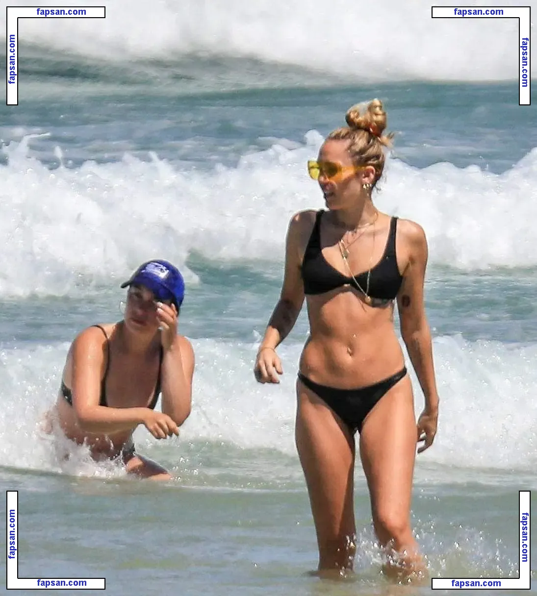 Miley Cyrus nude photo #0725 from OnlyFans