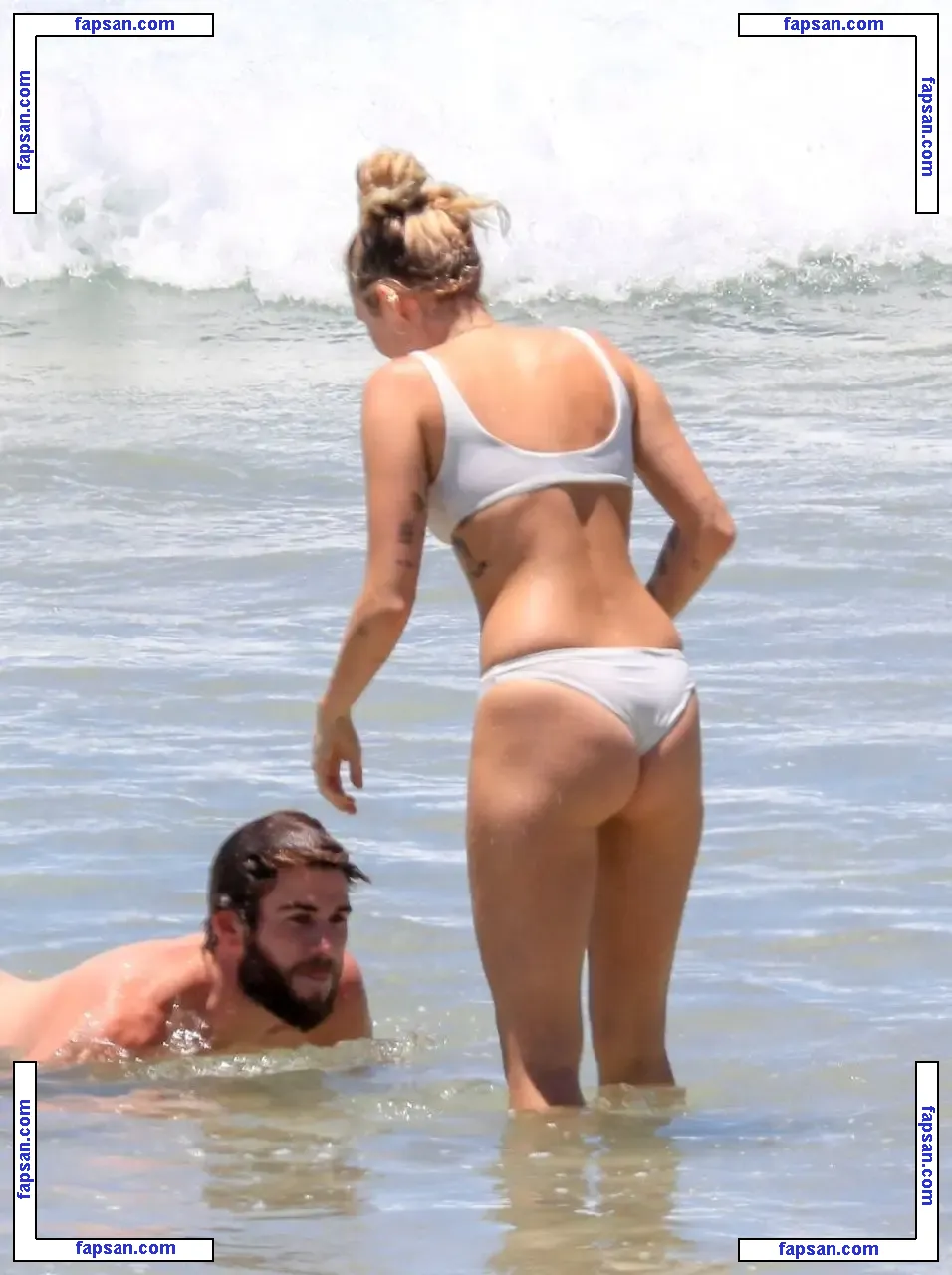 Miley Cyrus nude photo #0737 from OnlyFans