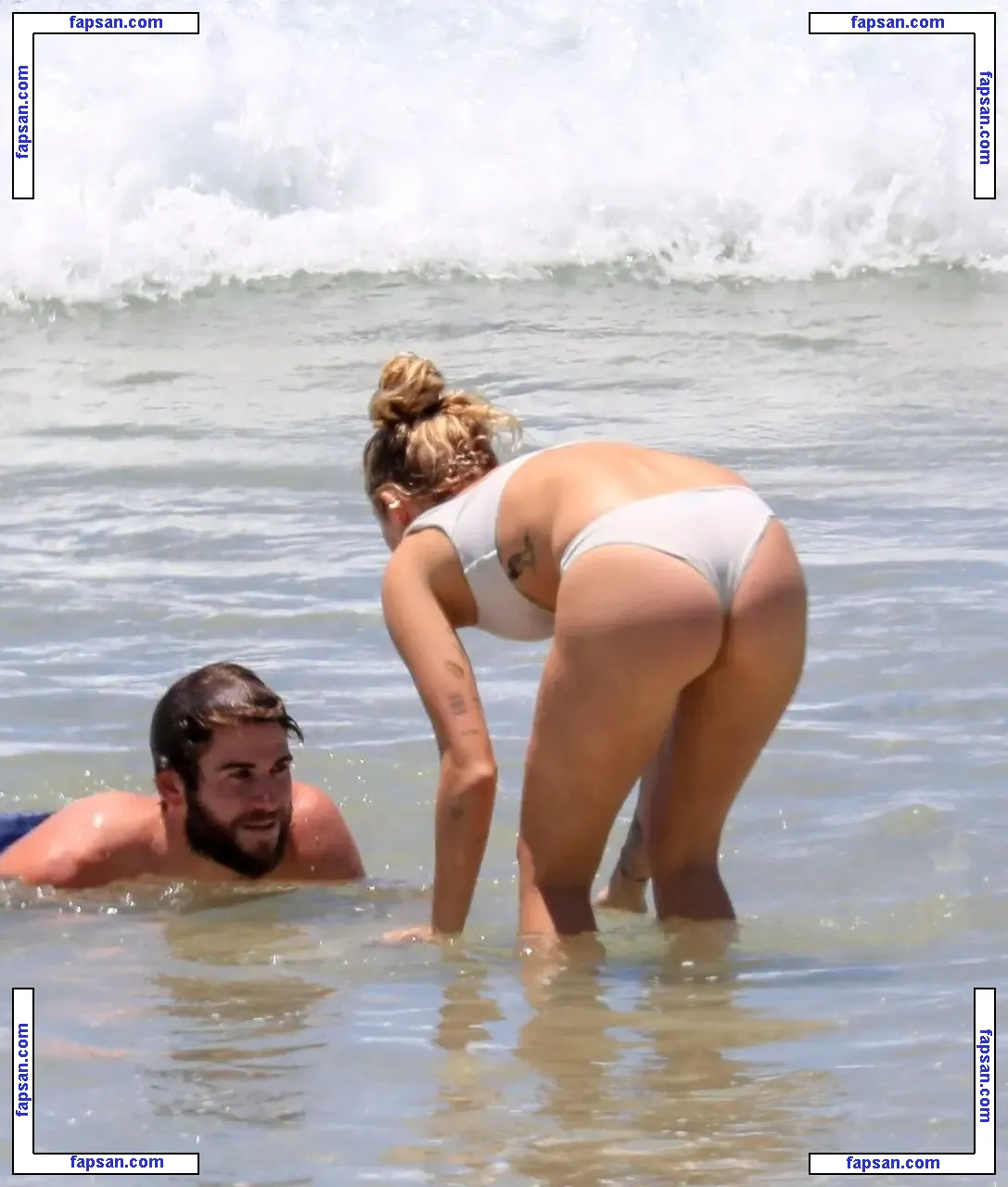 Miley Cyrus nude photo #0738 from OnlyFans