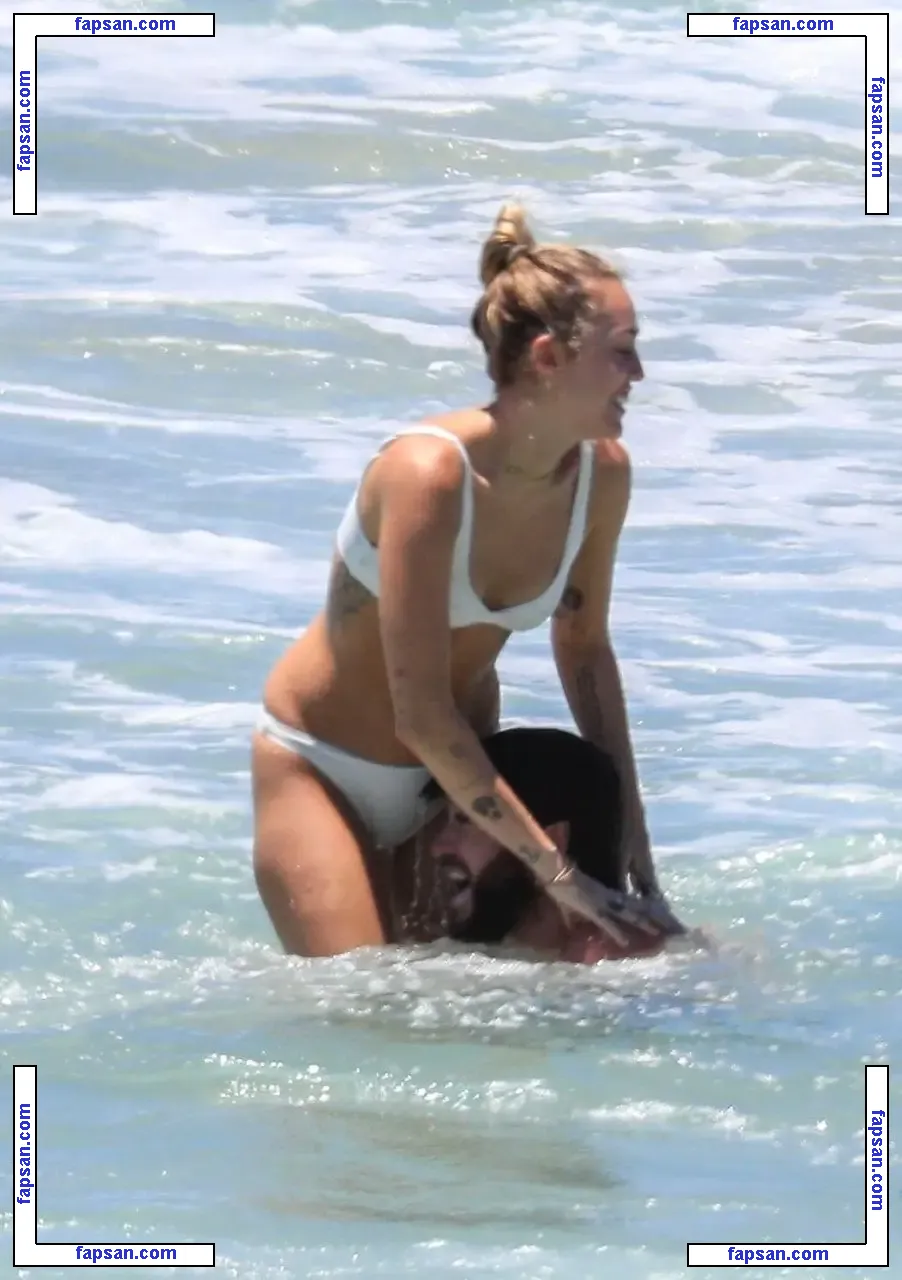 Miley Cyrus nude photo #0745 from OnlyFans