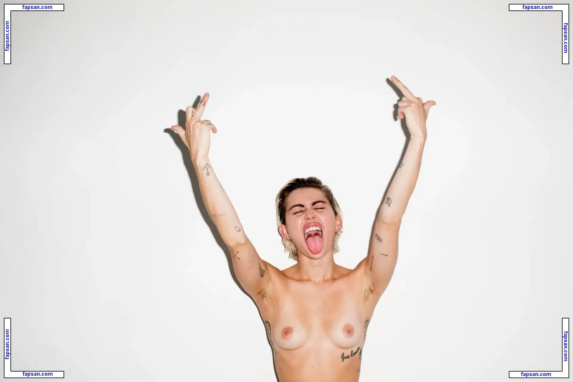 Miley Cyrus nude photo #0752 from OnlyFans