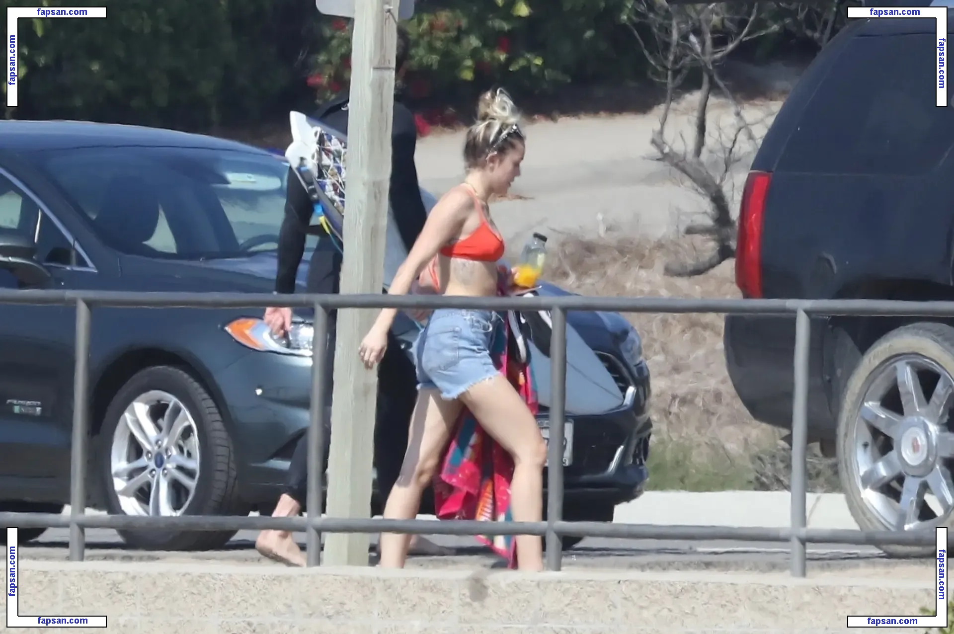 Miley Cyrus nude photo #0775 from OnlyFans
