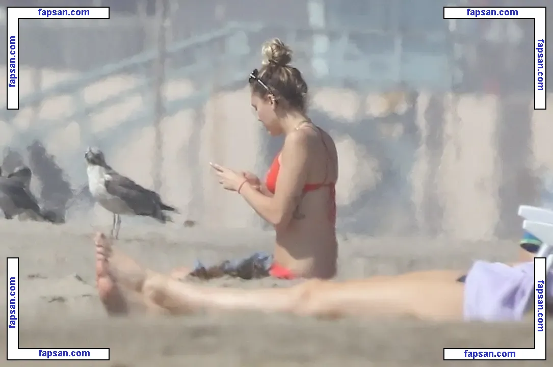 Miley Cyrus nude photo #0809 from OnlyFans