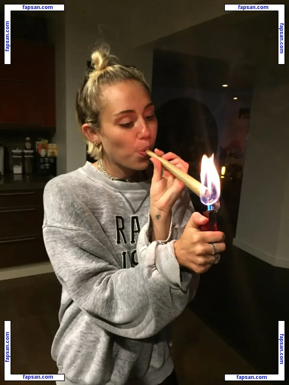 Miley Cyrus nude photo #0835 from OnlyFans