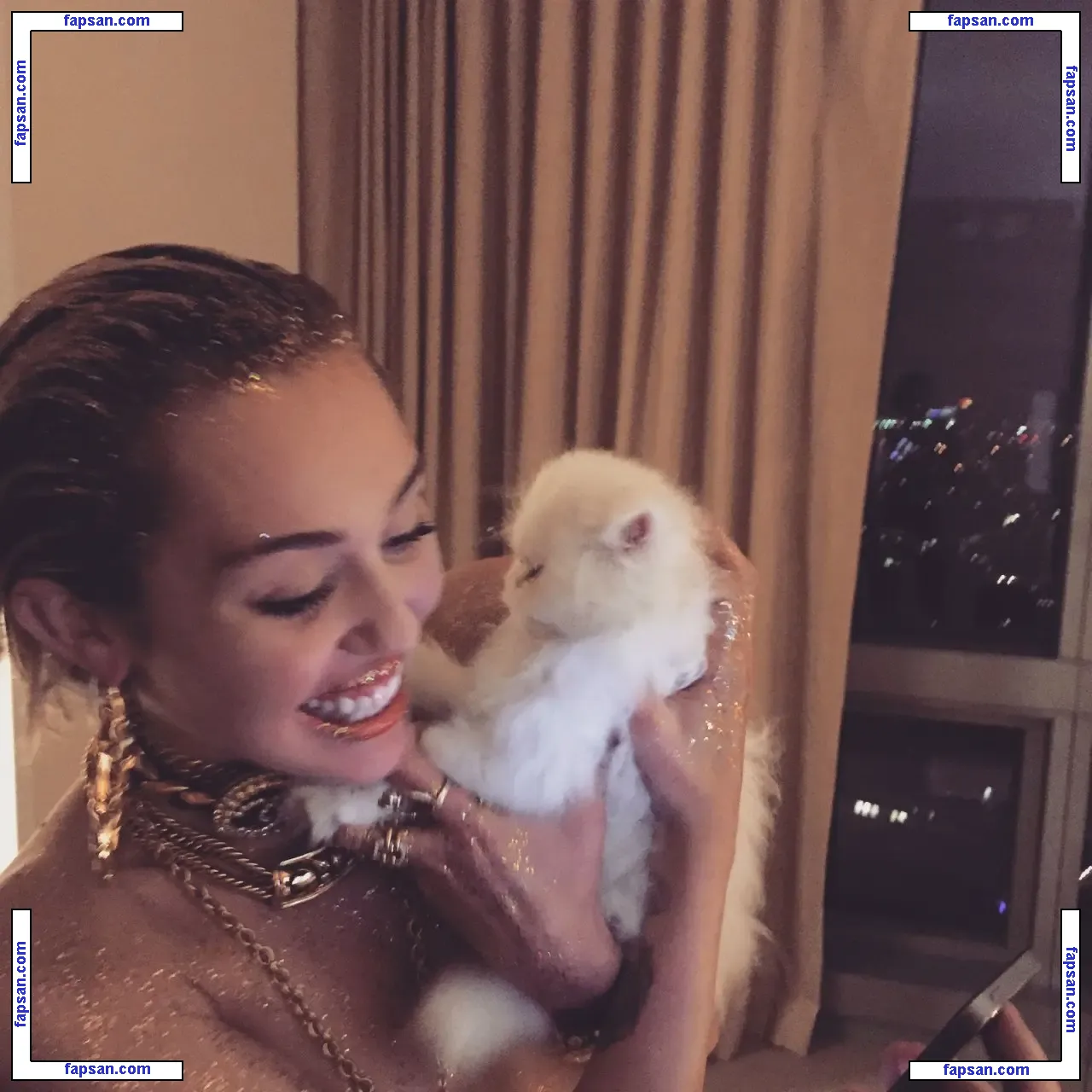 Miley Cyrus nude photo #0839 from OnlyFans