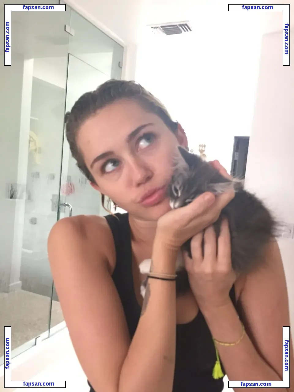 Miley Cyrus nude photo #0845 from OnlyFans